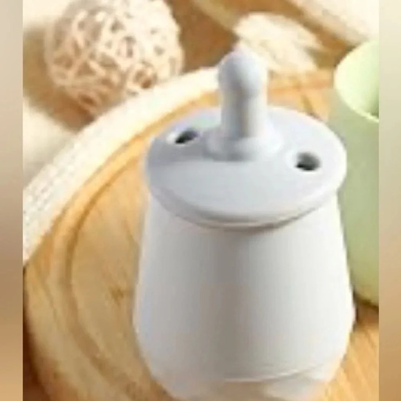 Mia Li Tiny Cup and Soothing Pacifier | Training Cups for Babies 2 - in - 1 - Picture 4 of 9